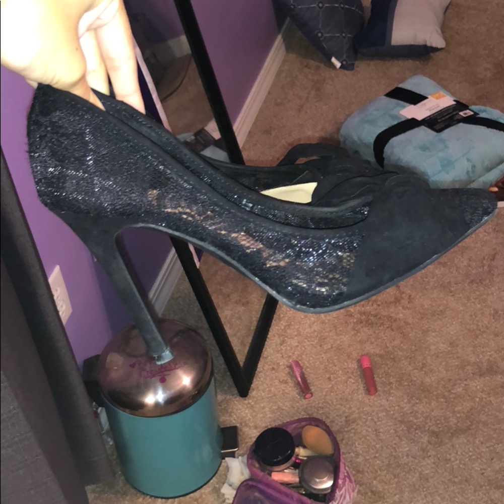 heels - Picture 3 of 4